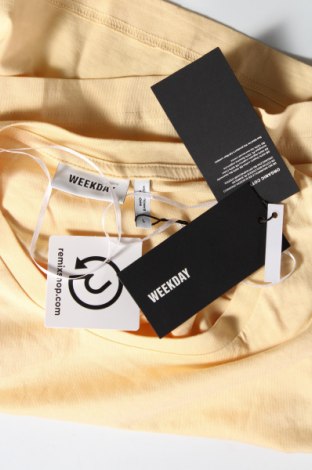 Weekday Damen T-Shirt Weekday - günstig bei Remix - #121035708 Letzte 3 Tage